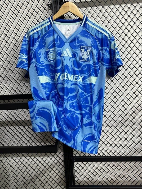 Tigres UANL 2025-2026 away image 3