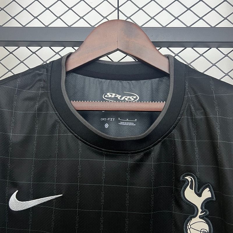 Tottenham Hotspur 2025-2026 away image 3