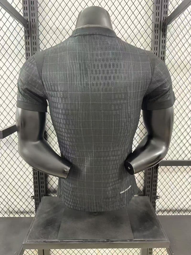 Tottenham Hotspur 2025-2026 away player image 2