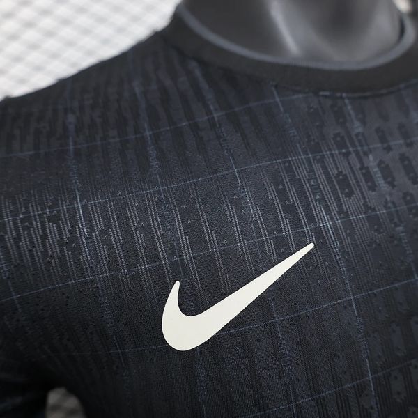 Tottenham Hotspur 2025-2026 third away player image 8