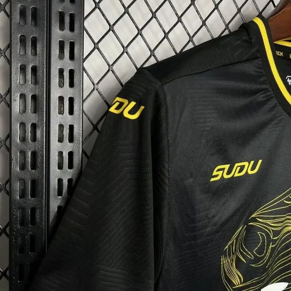 Wolverhampton Wanderers 2024-2025 away image 5