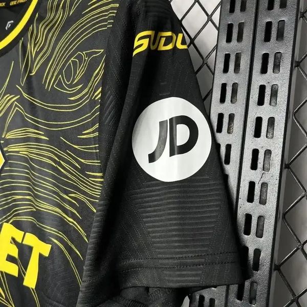 Wolverhampton Wanderers 2024-2025 away image 6