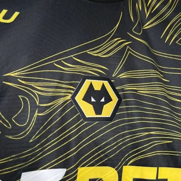 Wolverhampton Wanderers 2024-2025 away image 7
